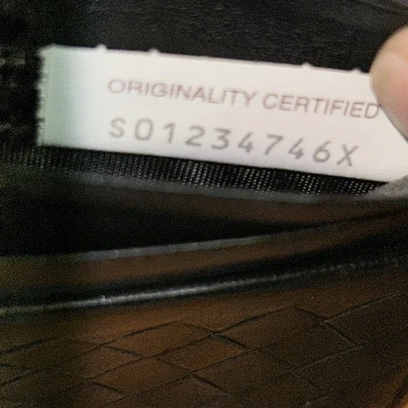 Authentic Bottega Veneta Black Intrecciato Leather Zip Card Holder